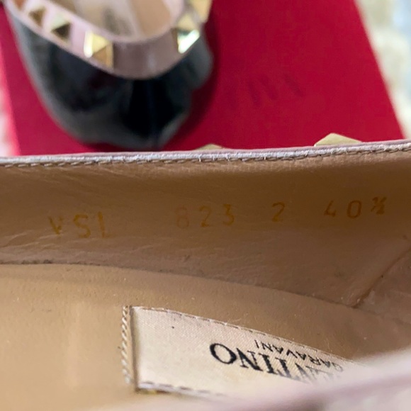 Valentino Garavani Black and Gold Studded Heels - Picture 4 of 5